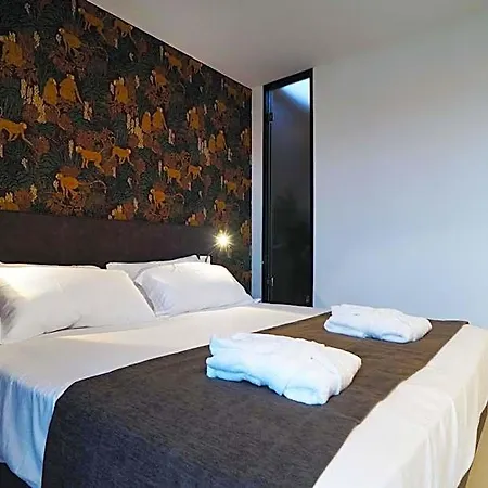 Couette-café Pina 4*