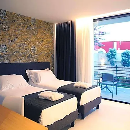 Couette-café Pina 4*