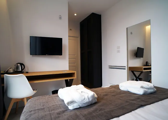 Pina Bed & Breakfast 4*